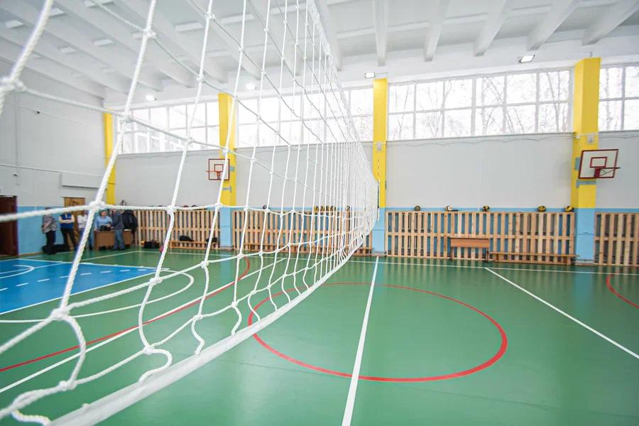 Фото В новосибирской школе № 63 отремонтировали спортзал 4